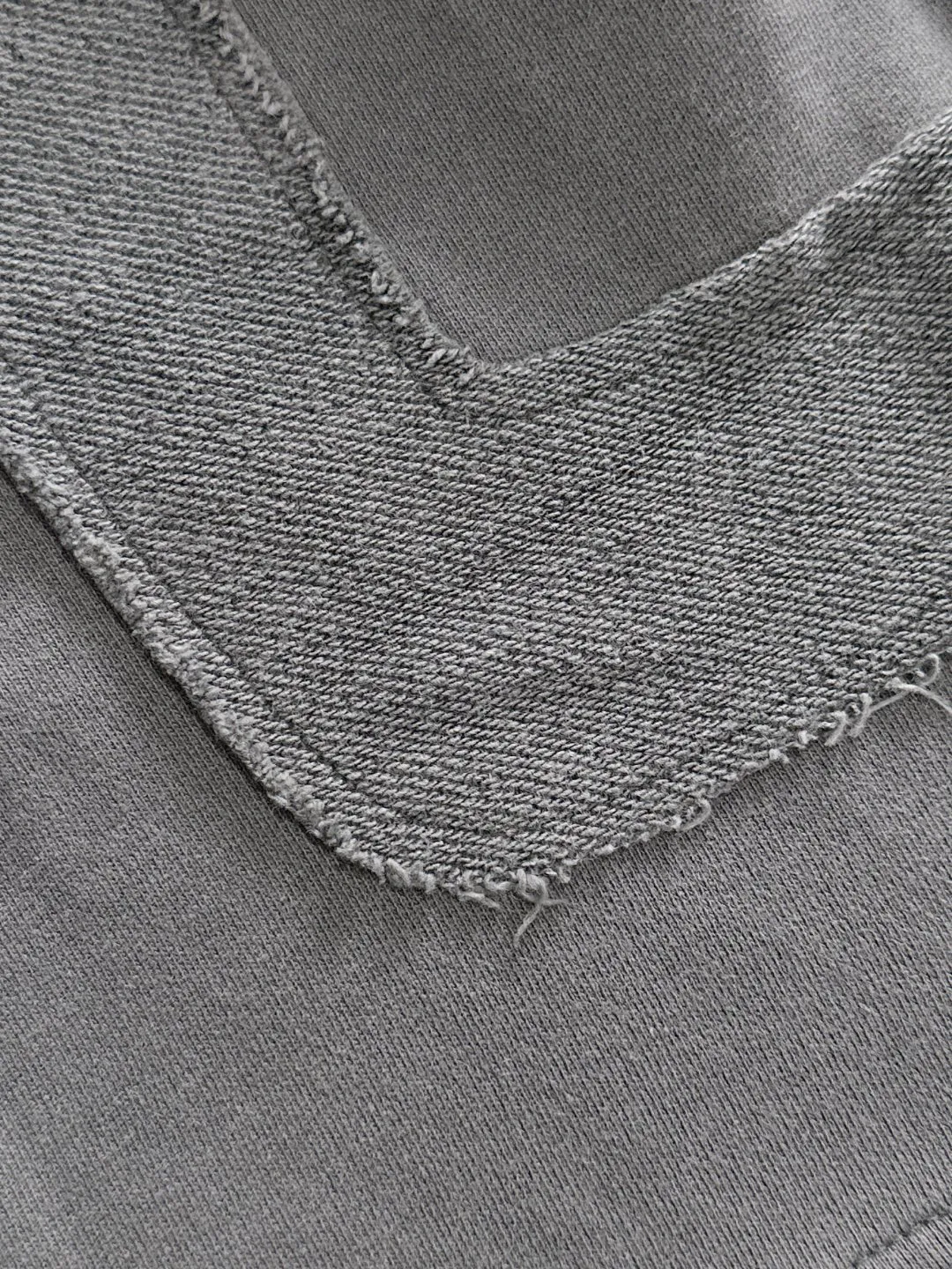 🅿️330 shipped next day, high quality Stone lsland/stone island 2025 spring and summer new style casual solid color loose shorts with elastic band, two needle stitches at the hem of the trousers, fine and firm stitching, custom-made fabrics at the counter, high breathability and comfort, impeccable details, brand element design concept, reflecting high quality. It feels delicate and soft! It presents a casual cut and the upper body shape is great! Size: S-XXL